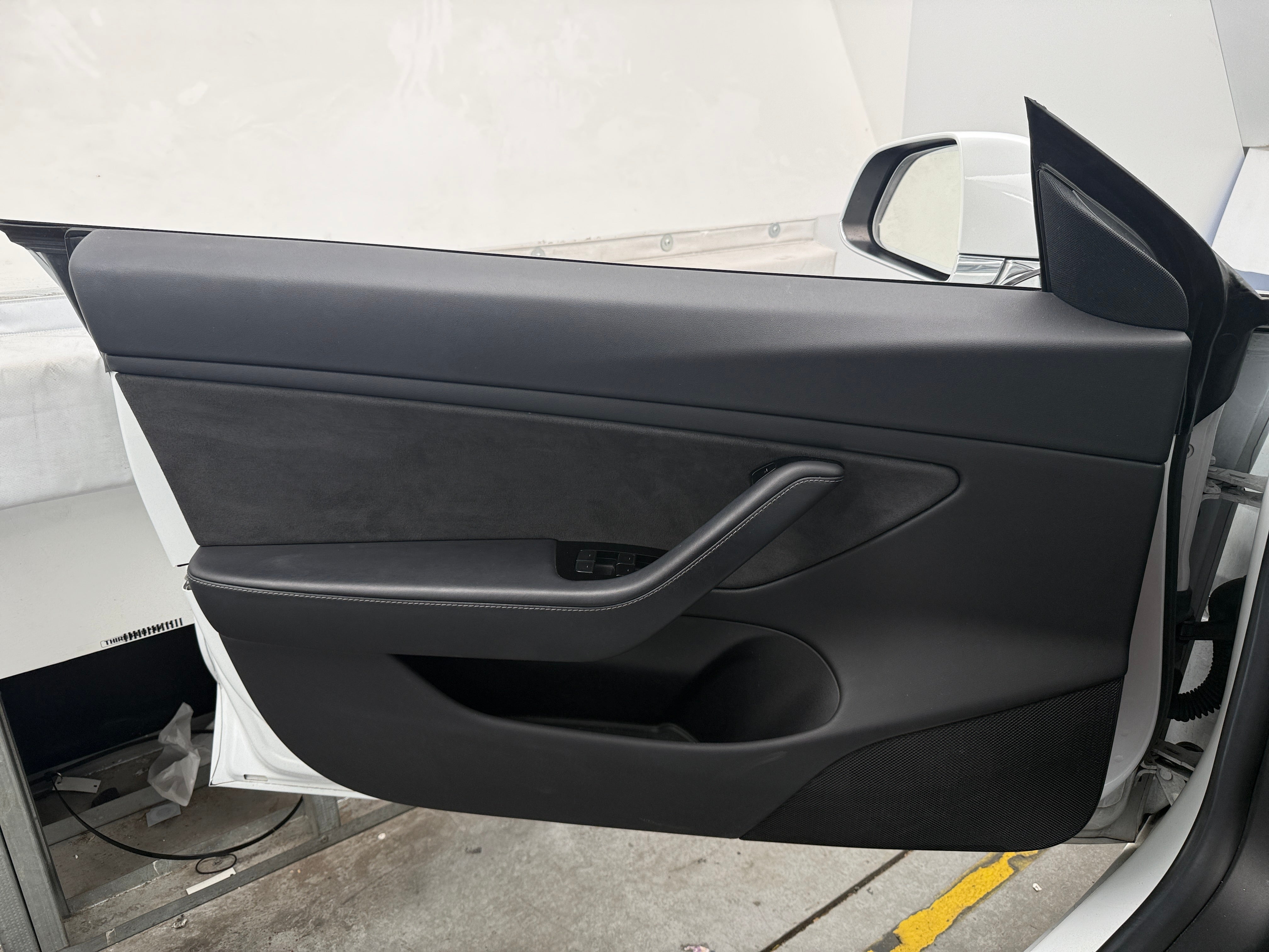tesla model 3 2018 5YJ3E1EA3JF046205 image tesla model 3 2018 5YJ3E1EA3JF046205 image